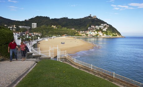 View of San Sebastián beach. / Photo courtesy of: San Sebastián Turismo View of San Sebastián beach.