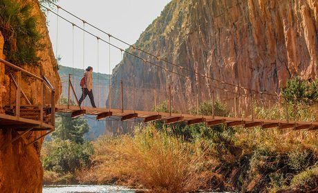 Chulilla: Puente de Chulilla. Foto: Shutterstock