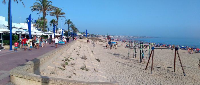 Playa La Barrosa, Chiclana. / Cedida por: Turismo de Chiclana. Playa La Barrosa, Chiclana. / Cedida por: Turismo de Chiclana.