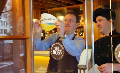 Soles Repsol 2018: el equipo de The Bost pega la pegatina | Guía Repsol Soles Repsol 2018: el equipo de The Bost pega la pegatina | Guía Repsol