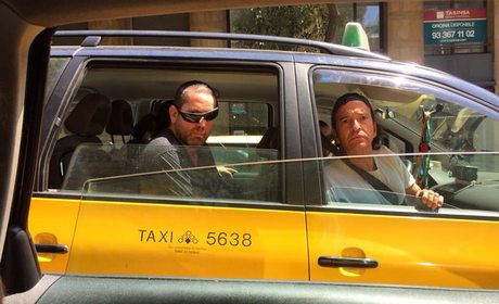 Los Secretos en taxi, en Barcelona. Foto: Facebook Los Secretos en taxi, en Barcelona. Foto: Facebook