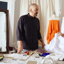 Diseño chaquetillas Guía Repsol - Duyos y María Ritter en el estudio