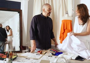 Diseño chaquetillas Guía Repsol - Duyos y María Ritter en el estudio