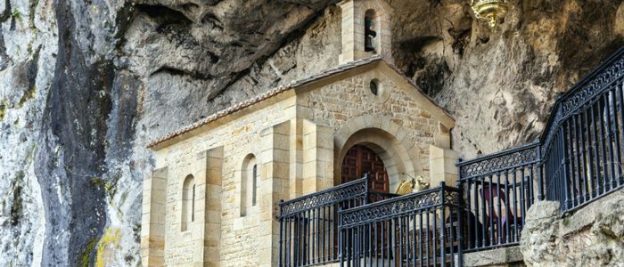 Santa Cueva de Covadonga Santa Cueva de Covadonga