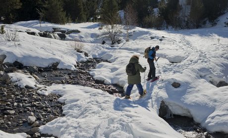 Raquetas de nieve en la Vall de Boí Taüll | Guía Repsol Raquetas de nieve en la Vall de Boí Taüll | Guía Repsol