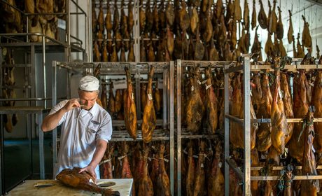 Embutidos Fermín, jamones de pata negra (Salamanca) | Guía Repsol Embutidos Fermín, jamones de pata negra (Salamanca) | Guía Repsol