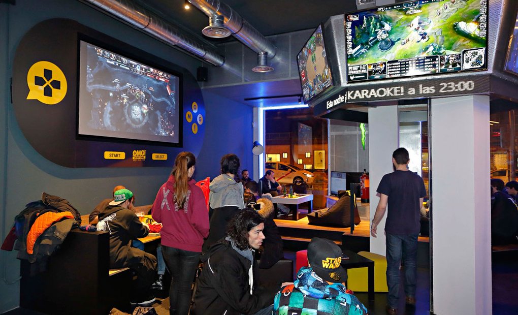 Apertura. Bar Oh My Game en Madrid. Foto: Roberto Ranero