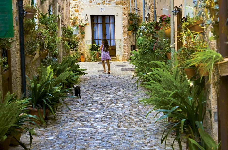 oficina de turismo de mallorca informacion turistica de valldemosa baleares guia repsol oficina de turismo de mallorca informacion turistica de valldemosa baleares guia repsol