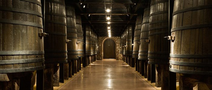 Cómo ser un experto en vinos? en guÃa repsol Color vino tinto con blanco para la sala