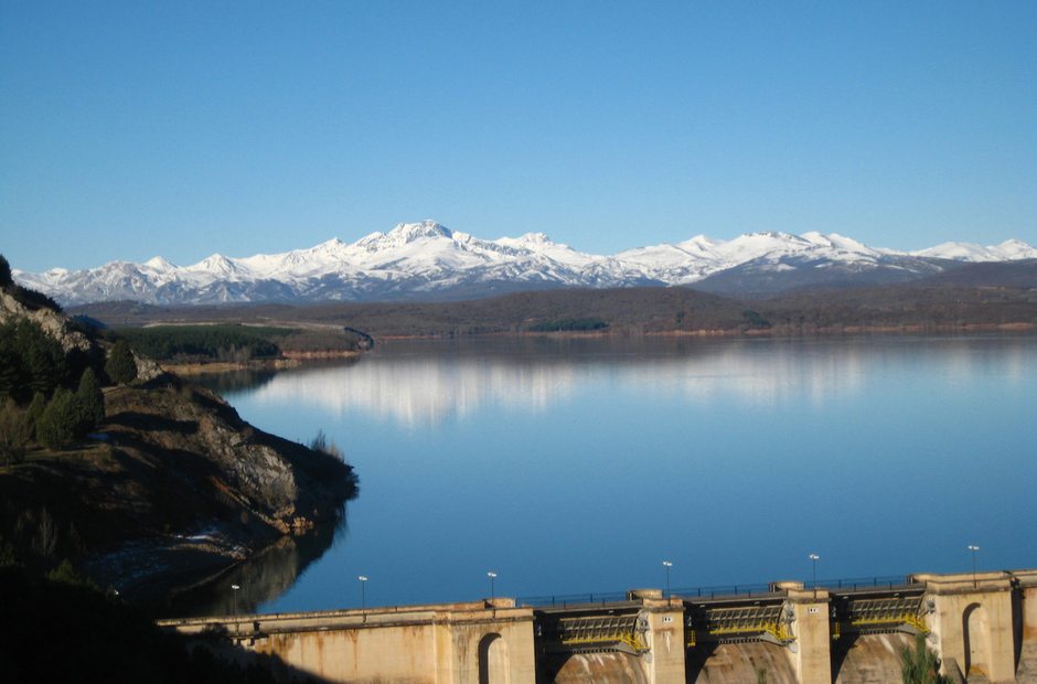 Resultado de imagen de embalse de aguilar