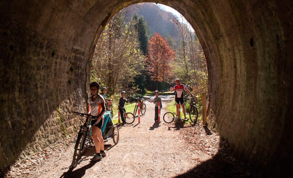 Plazaola: Túneles en la ruta. Foto: Pekebikers