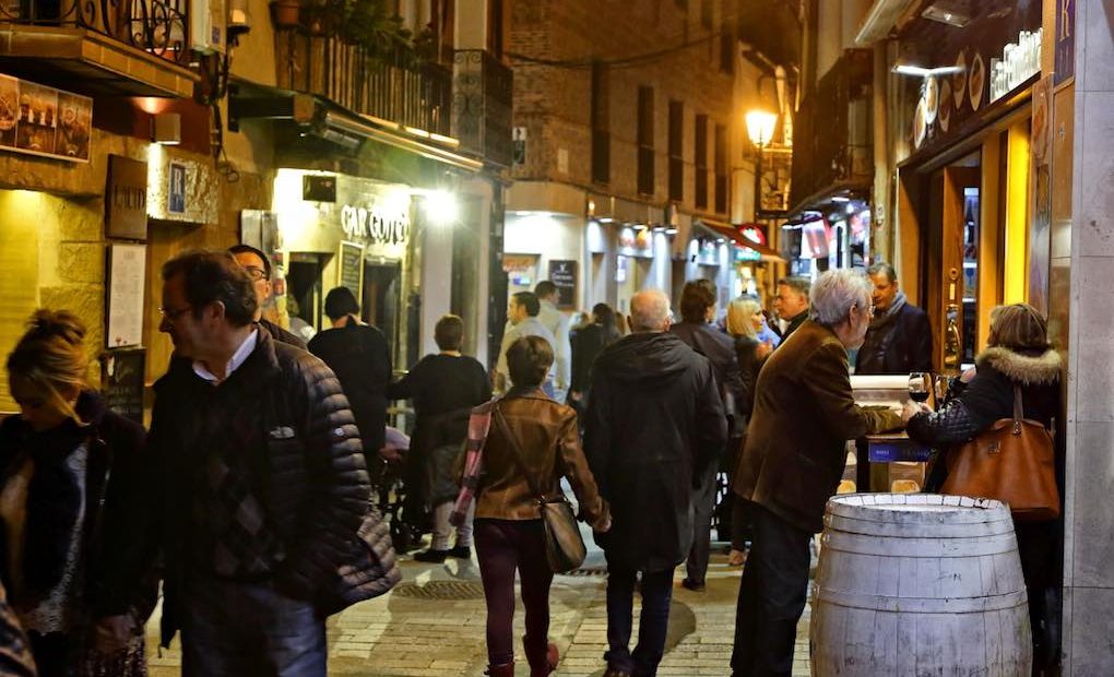 Apertura_Calle Laurel, Logroño, ambiente nocturno. Foto: Roberto Ranero