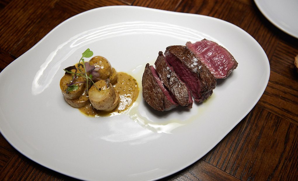 Bardeni - Filete de vaca charolais y salsa café