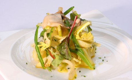Ensalada de cardo rojo y ostra de Túbal Ensalada de cardo rojo y ostra de Túbal