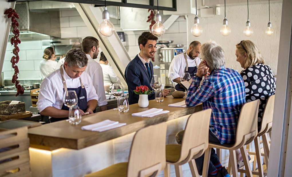 Apertura. Restaurante Mina. Foto: Alfredo Cáliz Apertura. Restaurante Mina. Foto: Alfredo Cáliz