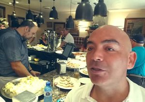 Kike Sarasola de pinchos en Bergara (San Sebastián). Foto: Kike Sarasola