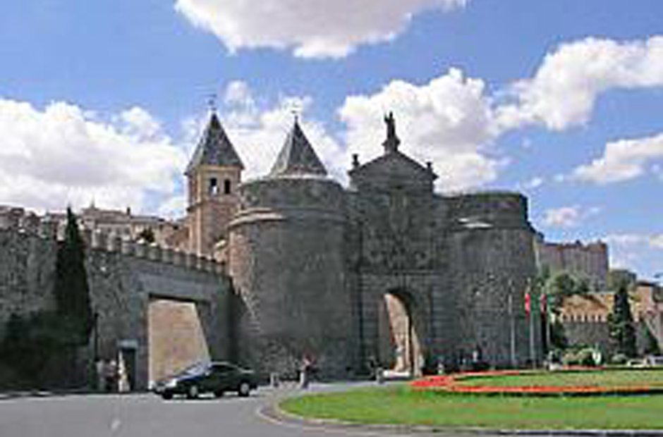 Puerta de Bisagra en Toledo | Guia Repsol