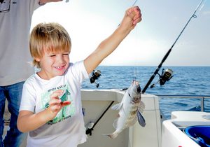 Pesca con niños en Puerto Banús (Marbella) | Guía Repsol Pesca con niños en Puerto Banús (Marbella) | Guía Repsol