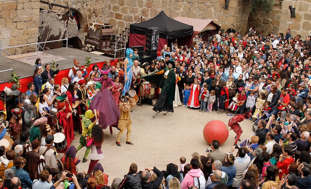Apertura. Patio de armas de Oropesa. Foto: Casa de la Cultura de Oropesa
