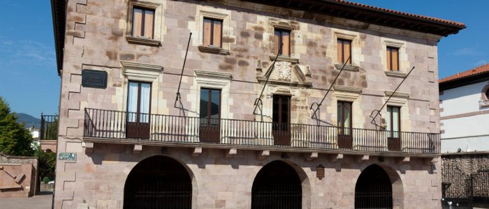Plaza de los Fueros, Baztán Plaza de los Fueros, Baztán