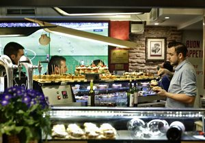 Apertura2_La Taberna del Tío Blas, pintxos. Calle Laurel. Logroño. Foto Roberto Ranero Apertura2_La Taberna del Tío Blas, pintxos. Calle Laurel. Logroño. Foto Roberto Ranero